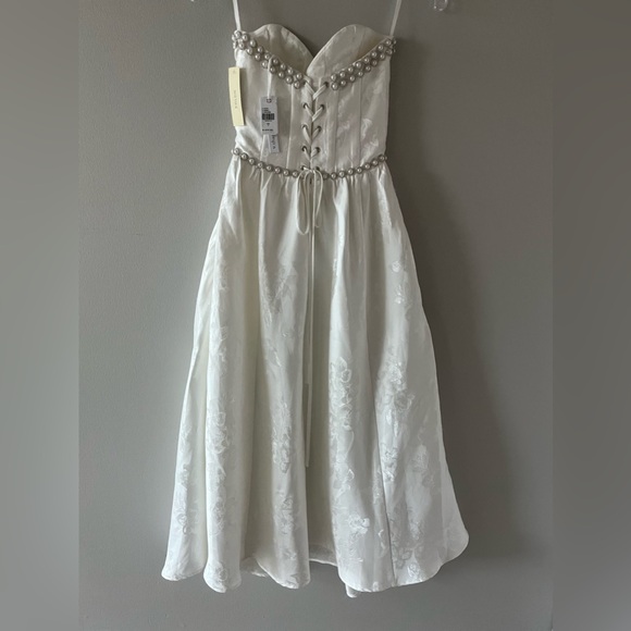 V. Chapman Lucia Dress in White Baroque Floral - Picture 9 of 15